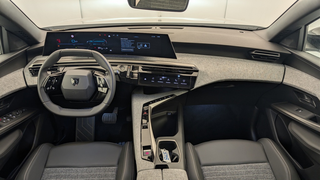 Peugeot 5008 HYBRID 145 CH E-DCS6 ALLURE
