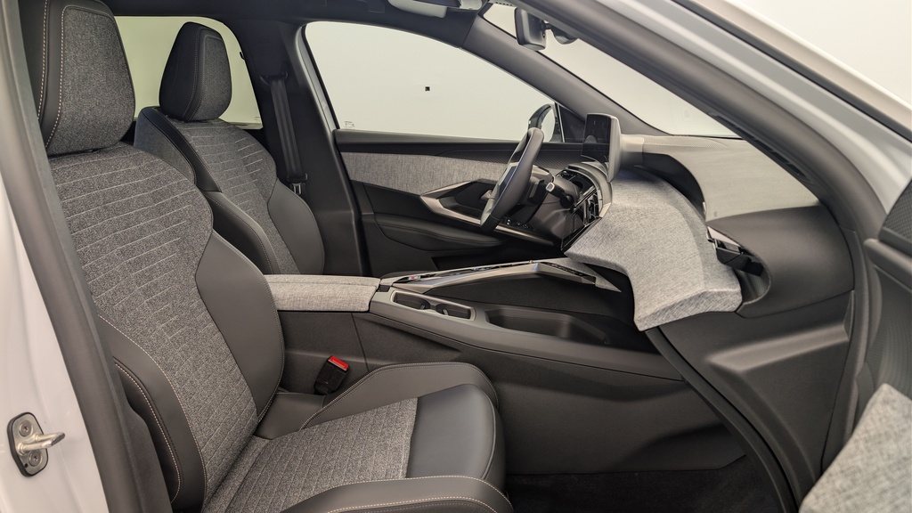 Peugeot 5008 HYBRID 145 CH E-DCS6 ALLURE