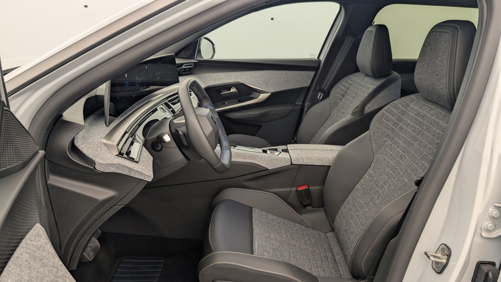 Peugeot 5008 HYBRID 145 CH E-DCS6 ALLURE