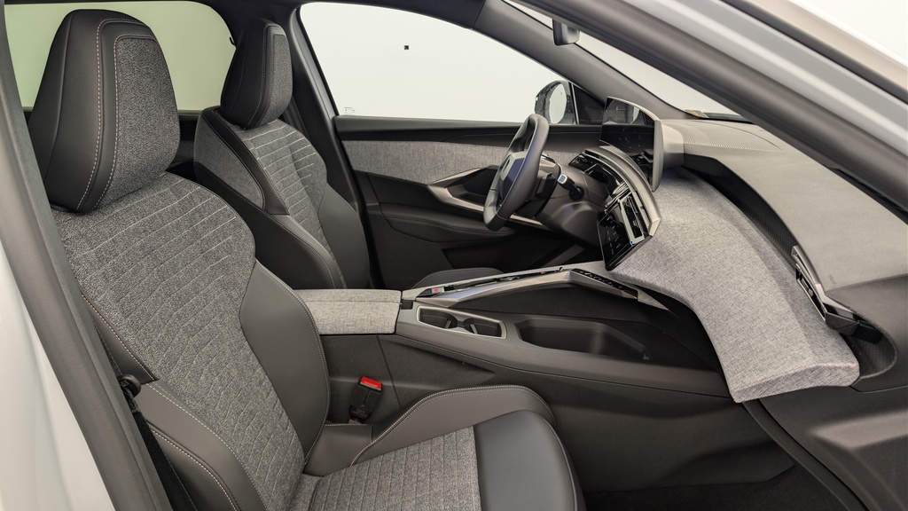 Peugeot 5008 HYBRID 145 CH E-DCS6 ALLURE