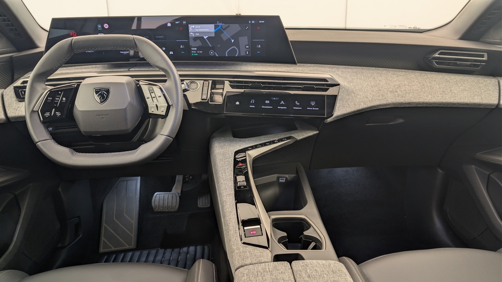 Peugeot 5008 HYBRID 145 CH E-DCS6 ALLURE