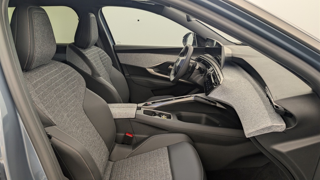 Peugeot 5008 HYBRID 145 CH E-DCS6 ALLURE