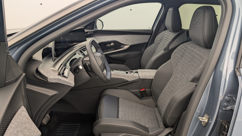 Peugeot 5008 HYBRID 145 CH E-DCS6 ALLURE