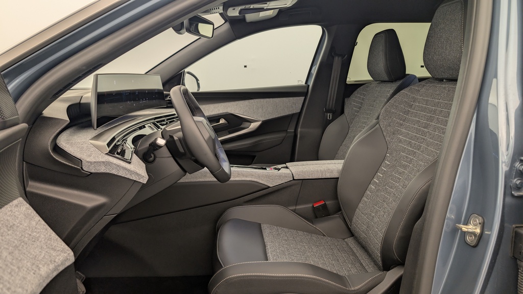 Peugeot 5008 HYBRID 145 CH E-DCS6 ALLURE