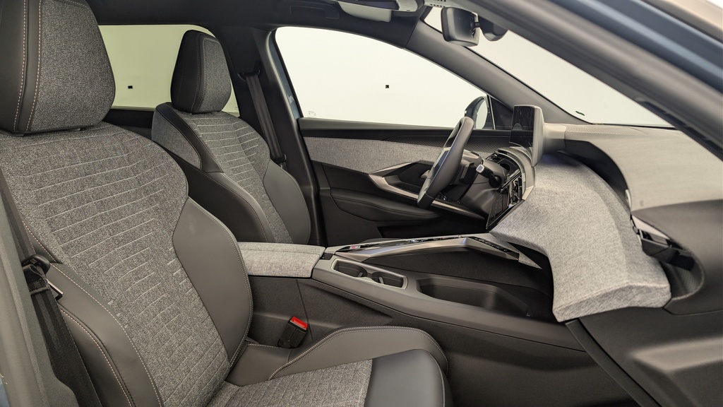 Peugeot 5008 HYBRID 145 CH E-DCS6 ALLURE