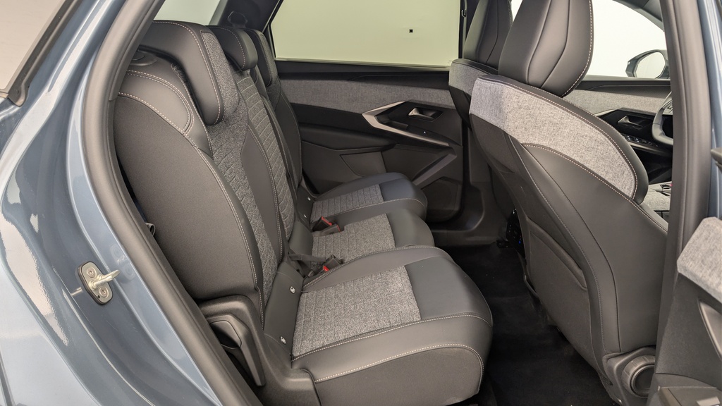 Peugeot 5008 HYBRID 145 CH E-DCS6 ALLURE
