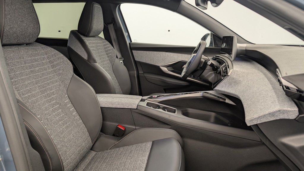Peugeot 5008 HYBRID 145 CH E-DCS6 ALLURE