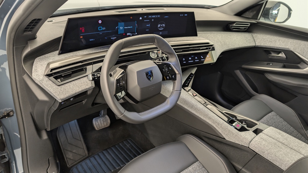 Peugeot 5008 HYBRID 145 CH E-DCS6 ALLURE