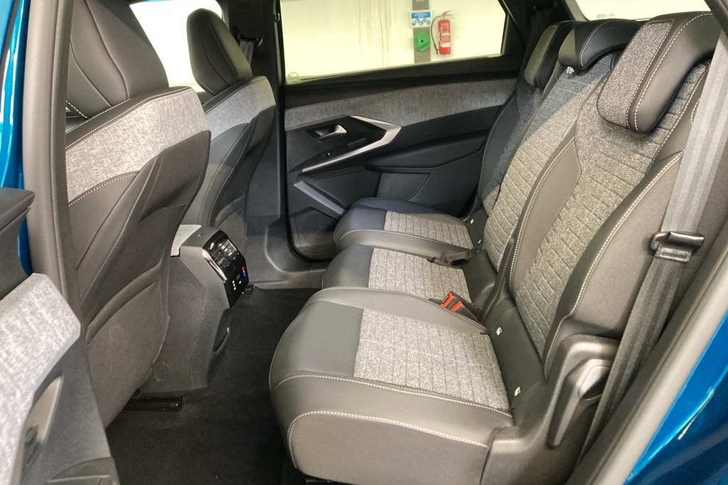 Peugeot 5008 HYBRID 145 CH E-DCS6 ALLURE