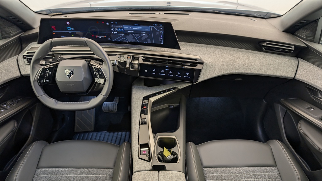 Peugeot 5008 HYBRID 145 CH E-DCS6 ALLURE