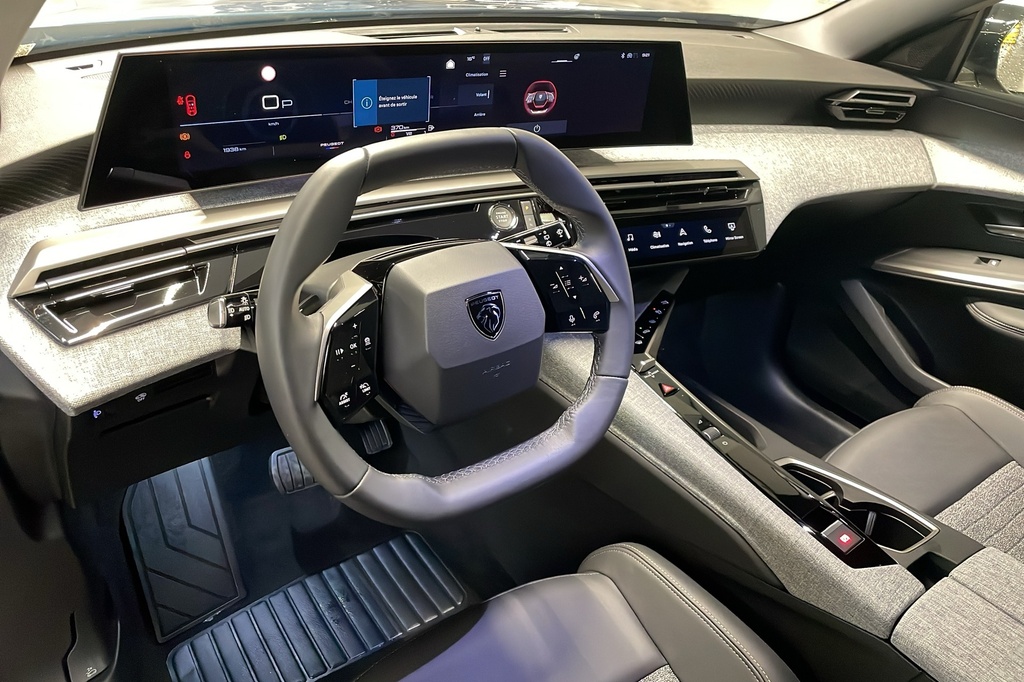 Peugeot 5008 HYBRID 145 CH E-DCS6 ALLURE
