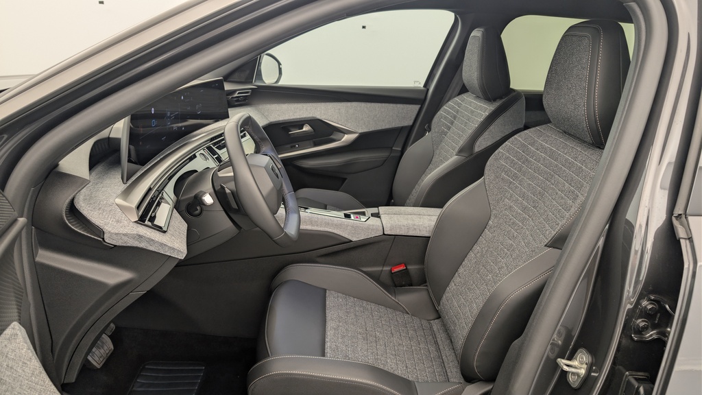 Peugeot 5008 HYBRID 145 CH E-DCS6 ALLURE