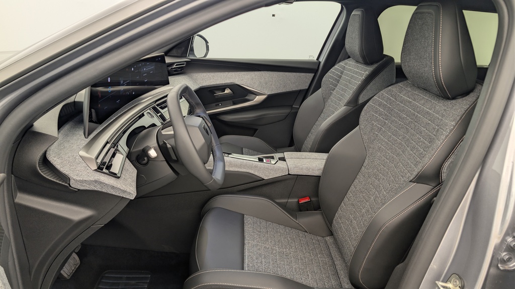 Peugeot 5008 HYBRID 145 CH E-DCS6 ALLURE