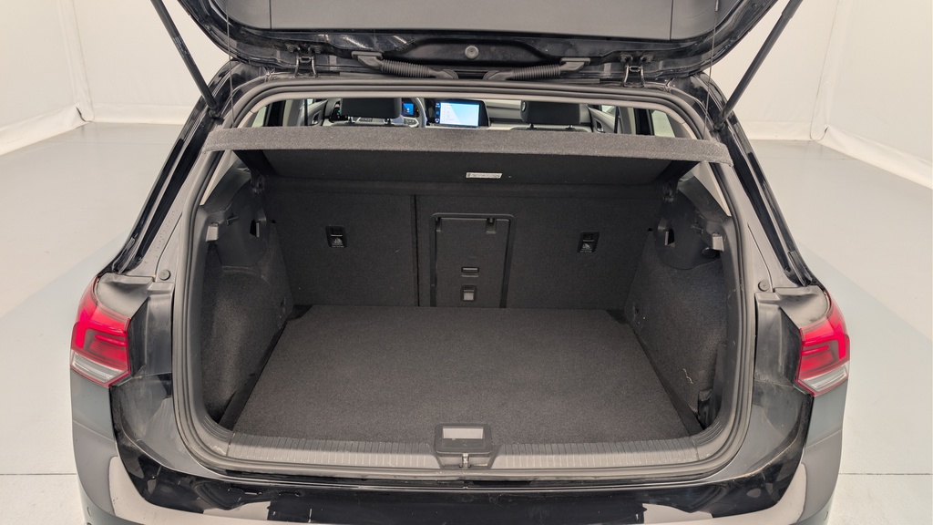 Volkswagen GOLF 8 1.0 TSI OPF 110 BVM6 LIFE