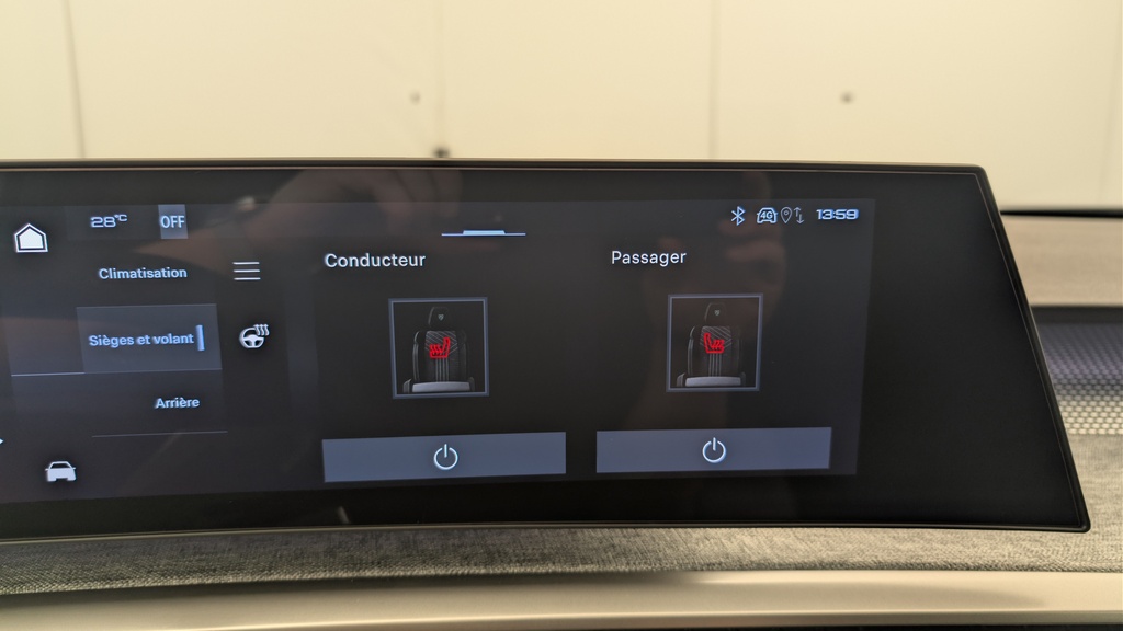 Peugeot 5008 HYBRID 145CH E-DCS6 GT