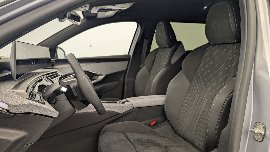 Peugeot 5008 HYBRID 145CH E-DCS6 GT