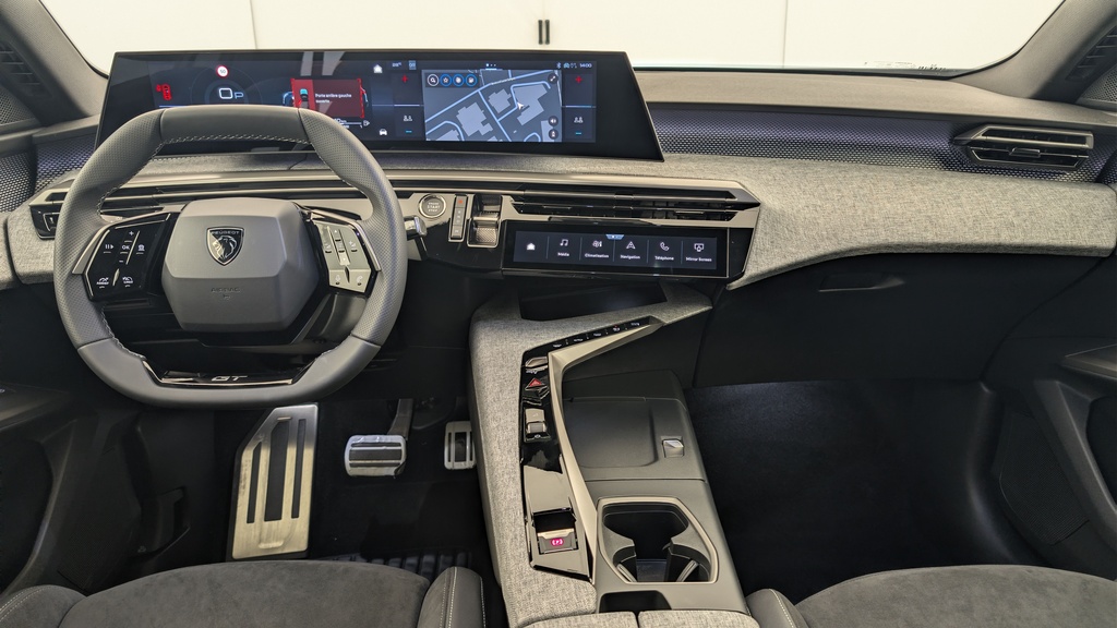 Peugeot 5008 HYBRID 145CH E-DCS6 GT