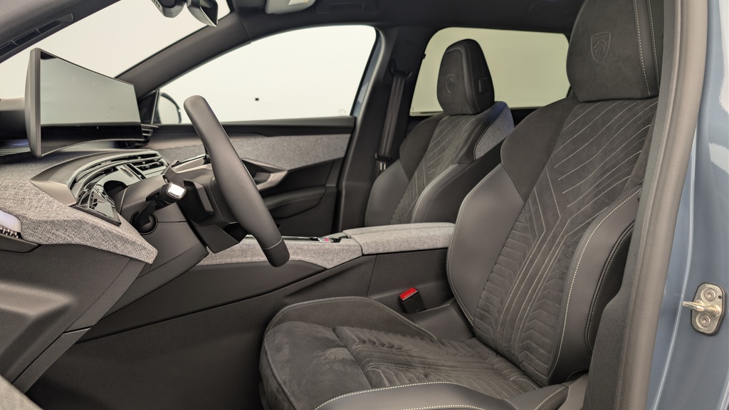 Peugeot 5008 HYBRID 145CH E-DCS6 GT