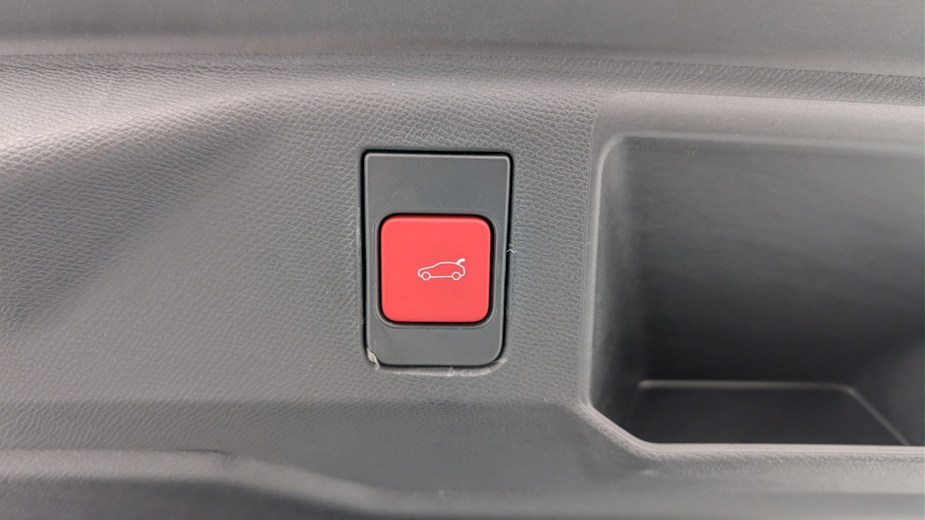 Peugeot 5008 HYBRID 145CH E-DCS6 GT