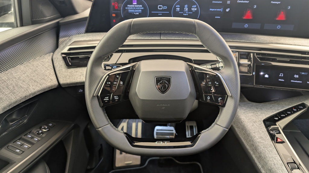 Peugeot 5008 HYBRID 145CH E-DCS6 GT