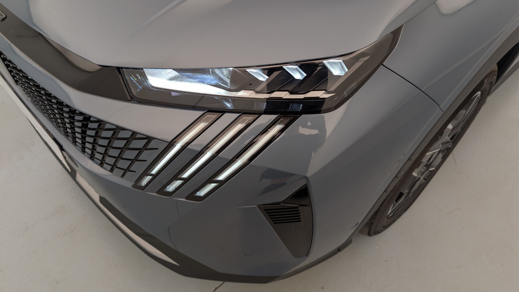 Peugeot 5008 HYBRID 145CH E-DCS6 GT