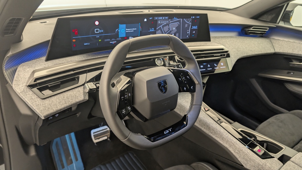 Peugeot 5008 HYBRID 145CH E-DCS6 GT