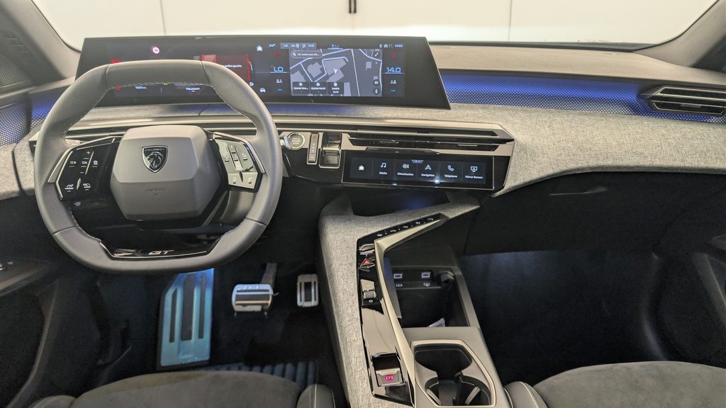 Peugeot 5008 HYBRID 145CH E-DCS6 GT