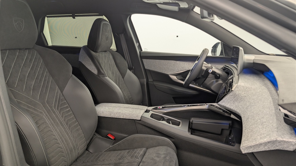Peugeot 5008 HYBRID 145CH E-DCS6 GT