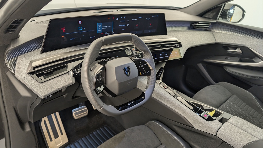Peugeot 5008 HYBRID 145CH E-DCS6 GT