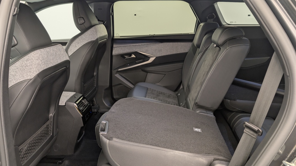 Peugeot 5008 HYBRID 145CH E-DCS6 GT