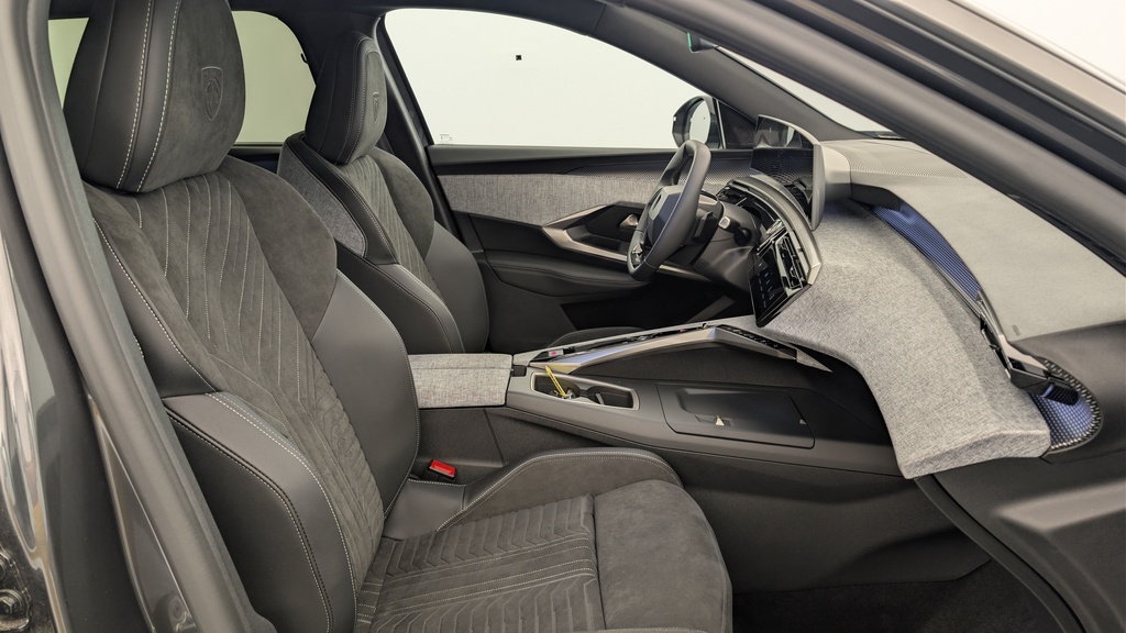Peugeot 5008 HYBRID 145CH E-DCS6 GT