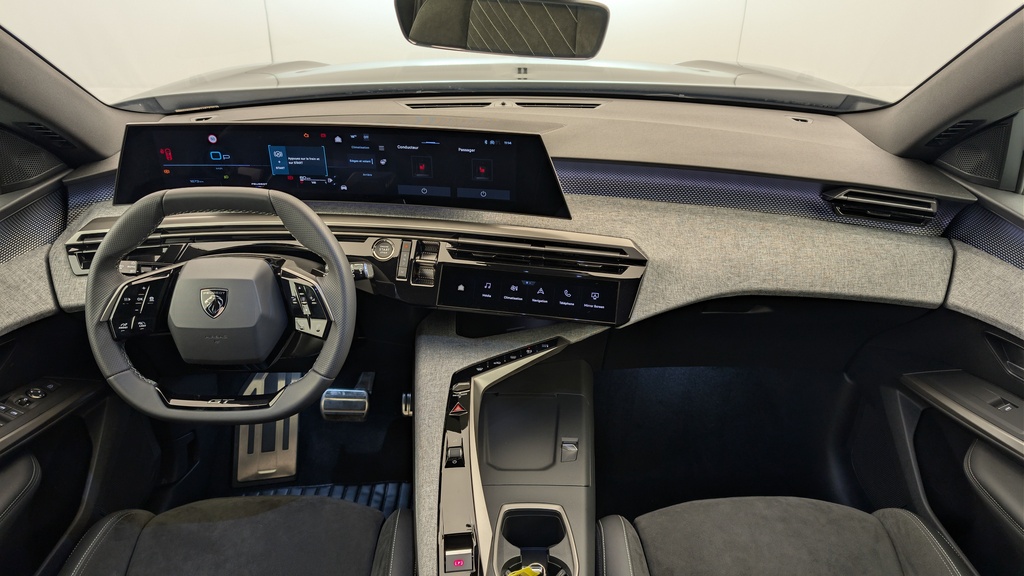 Peugeot 5008 HYBRID 145CH E-DCS6 GT