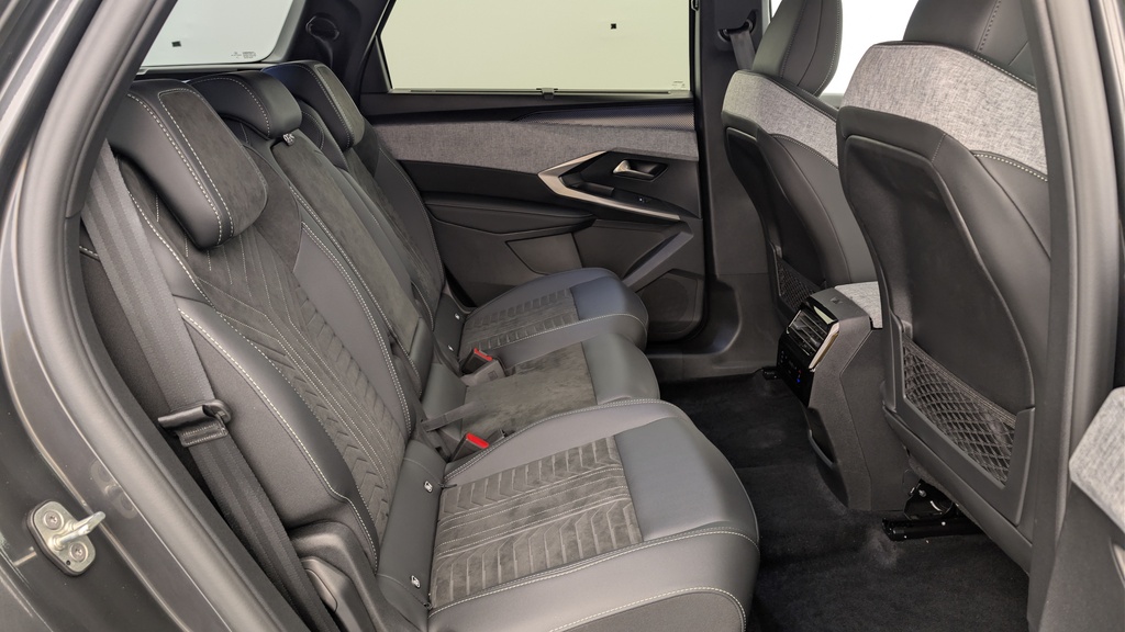 Peugeot 5008 HYBRID 145CH E-DCS6 GT
