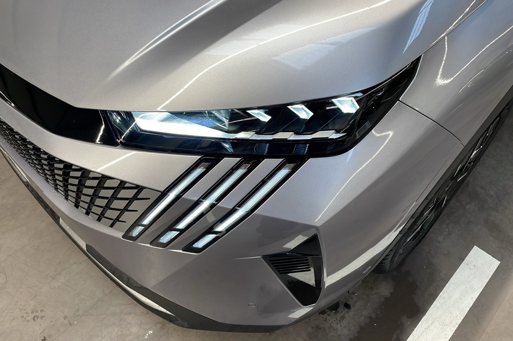 Peugeot 5008 HYBRID 145CH E-DCS6 GT