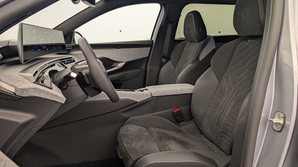 Peugeot 5008 HYBRID 145CH E-DCS6 GT