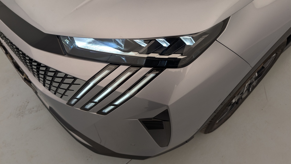 Peugeot 5008 HYBRID 145CH E-DCS6 GT