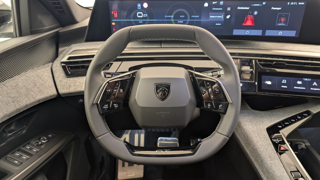 Peugeot 5008 HYBRID 145CH E-DCS6 GT
