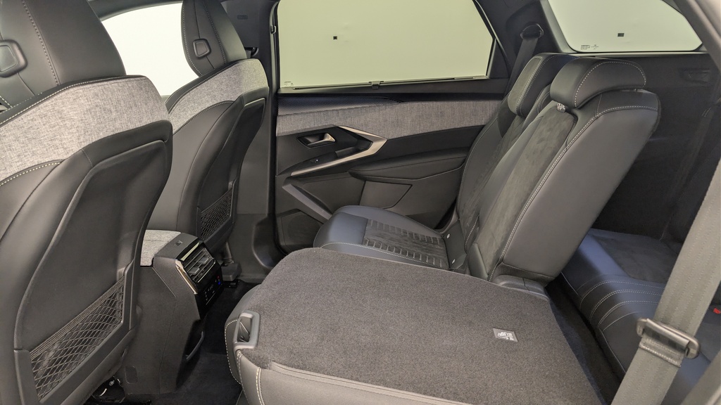 Peugeot 5008 HYBRID 145CH E-DCS6 GT