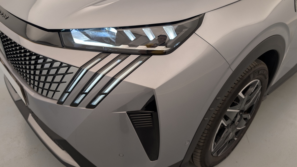 Peugeot 5008 HYBRID 145CH E-DCS6 GT