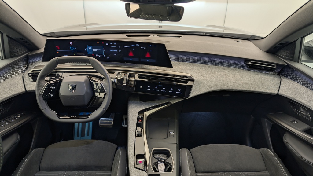 Peugeot 5008 HYBRID 145CH E-DCS6 GT