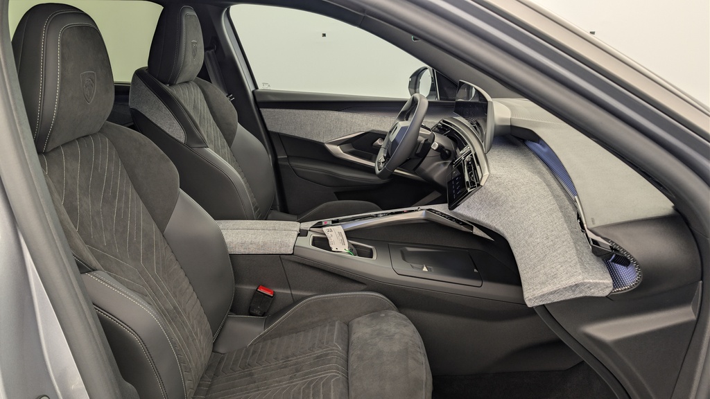 Peugeot 5008 HYBRID 145CH E-DCS6 GT