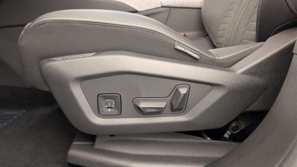 Peugeot 5008 HYBRID 145CH E-DCS6 GT