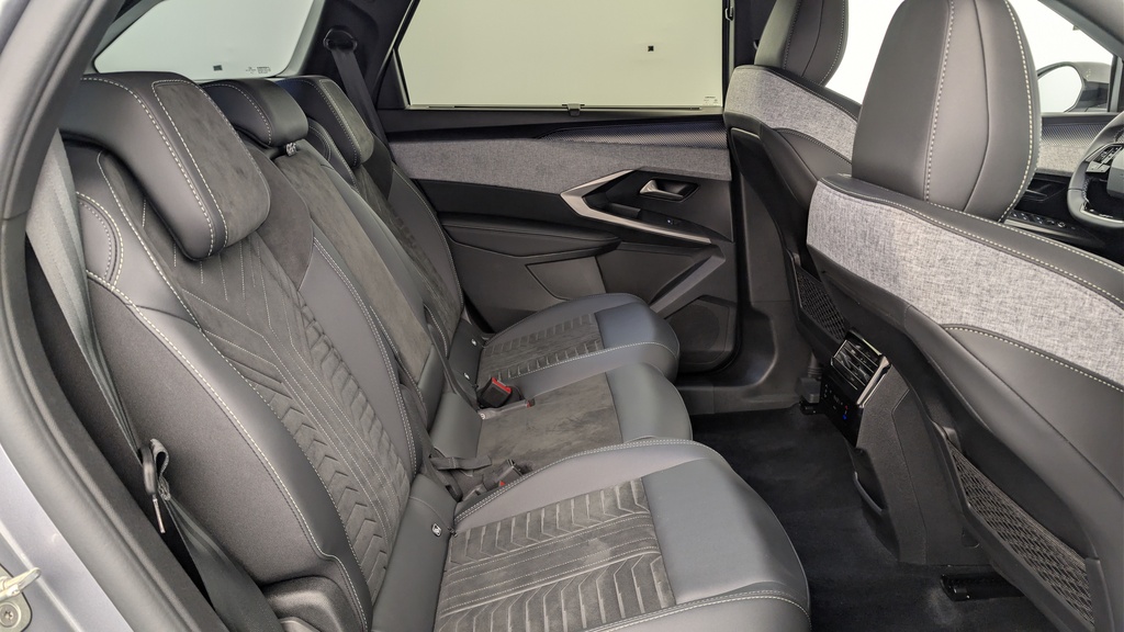 Peugeot 5008 HYBRID 145CH E-DCS6 GT