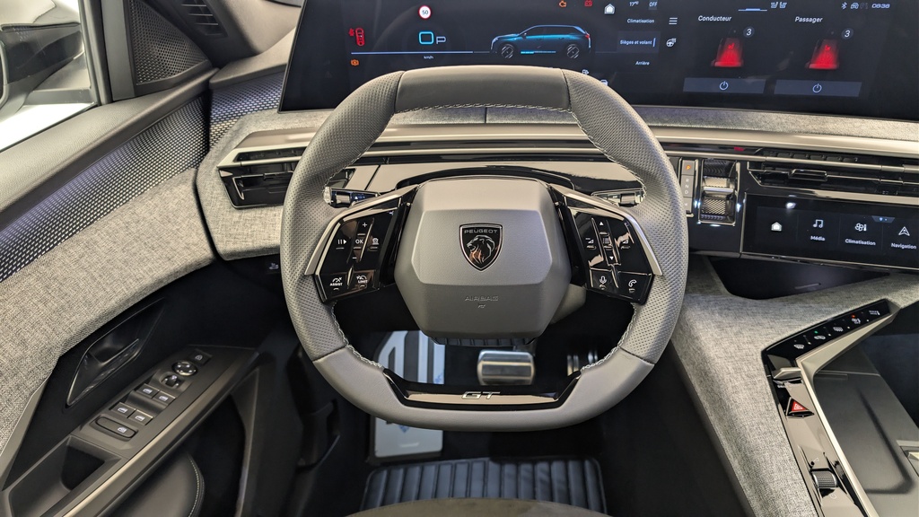 Peugeot 5008 HYBRID 145CH E-DCS6 GT