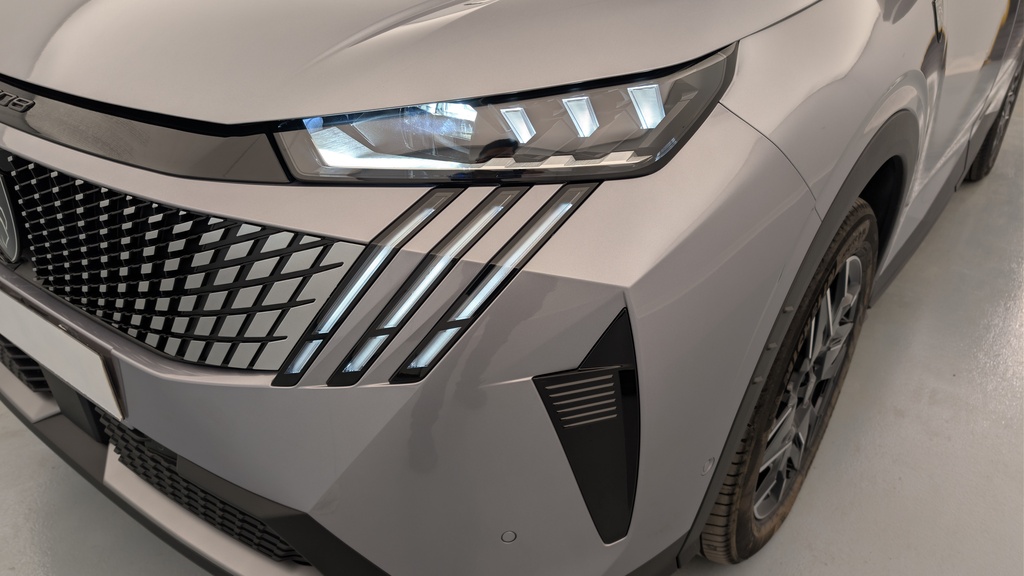 Peugeot 5008 HYBRID 145CH E-DCS6 GT