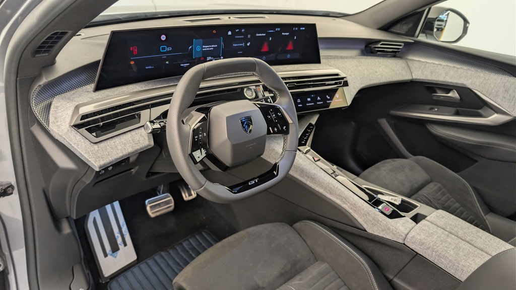 Peugeot 5008 HYBRID 145CH E-DCS6 GT