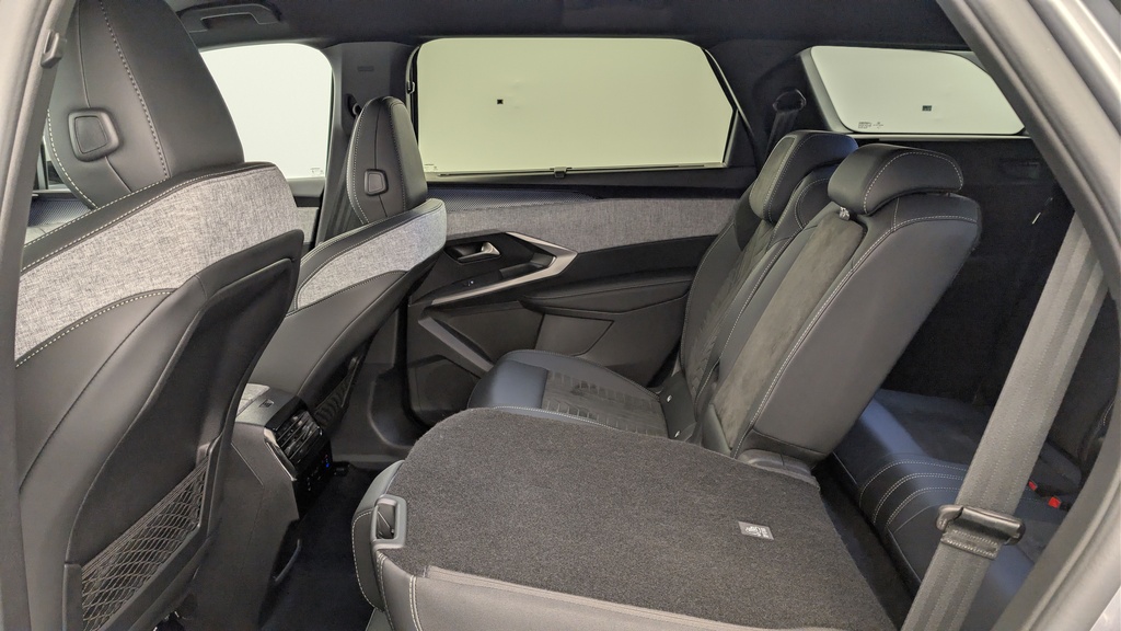 Peugeot 5008 HYBRID 145CH E-DCS6 GT