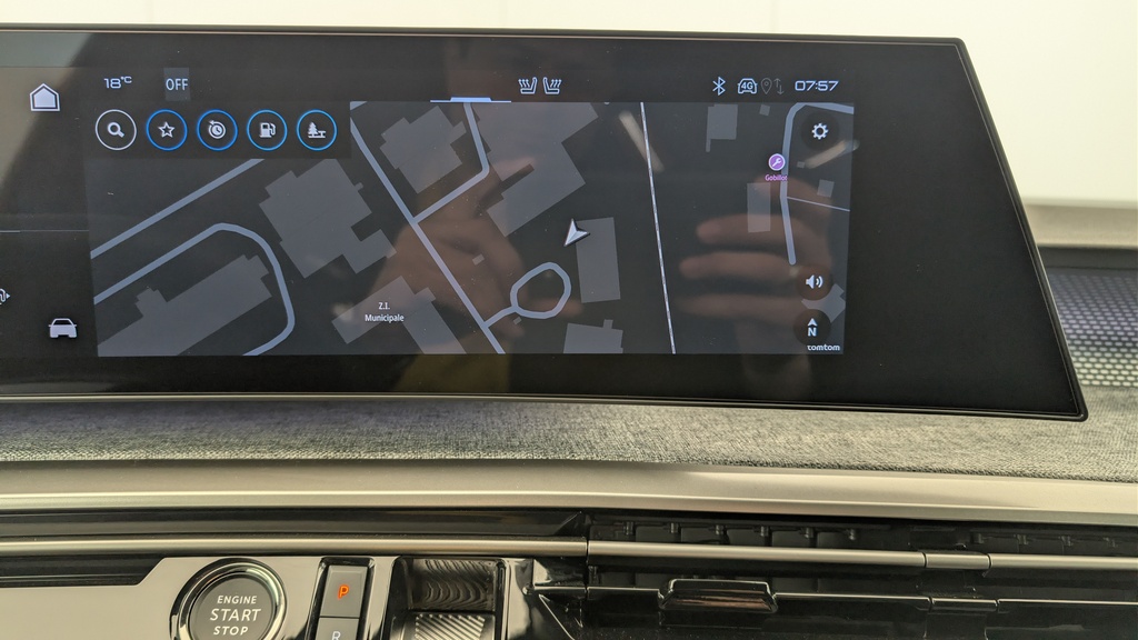 Peugeot 5008 HYBRID 145CH E-DCS6 GT