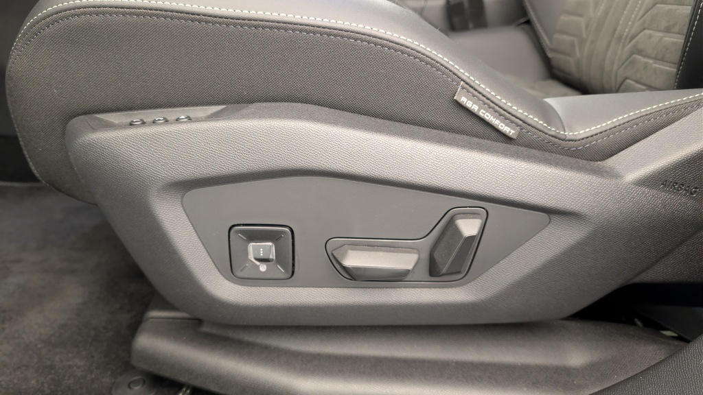 Peugeot 5008 HYBRID 145CH E-DCS6 GT