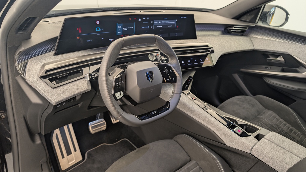 Peugeot 5008 HYBRID 145CH E-DCS6 GT